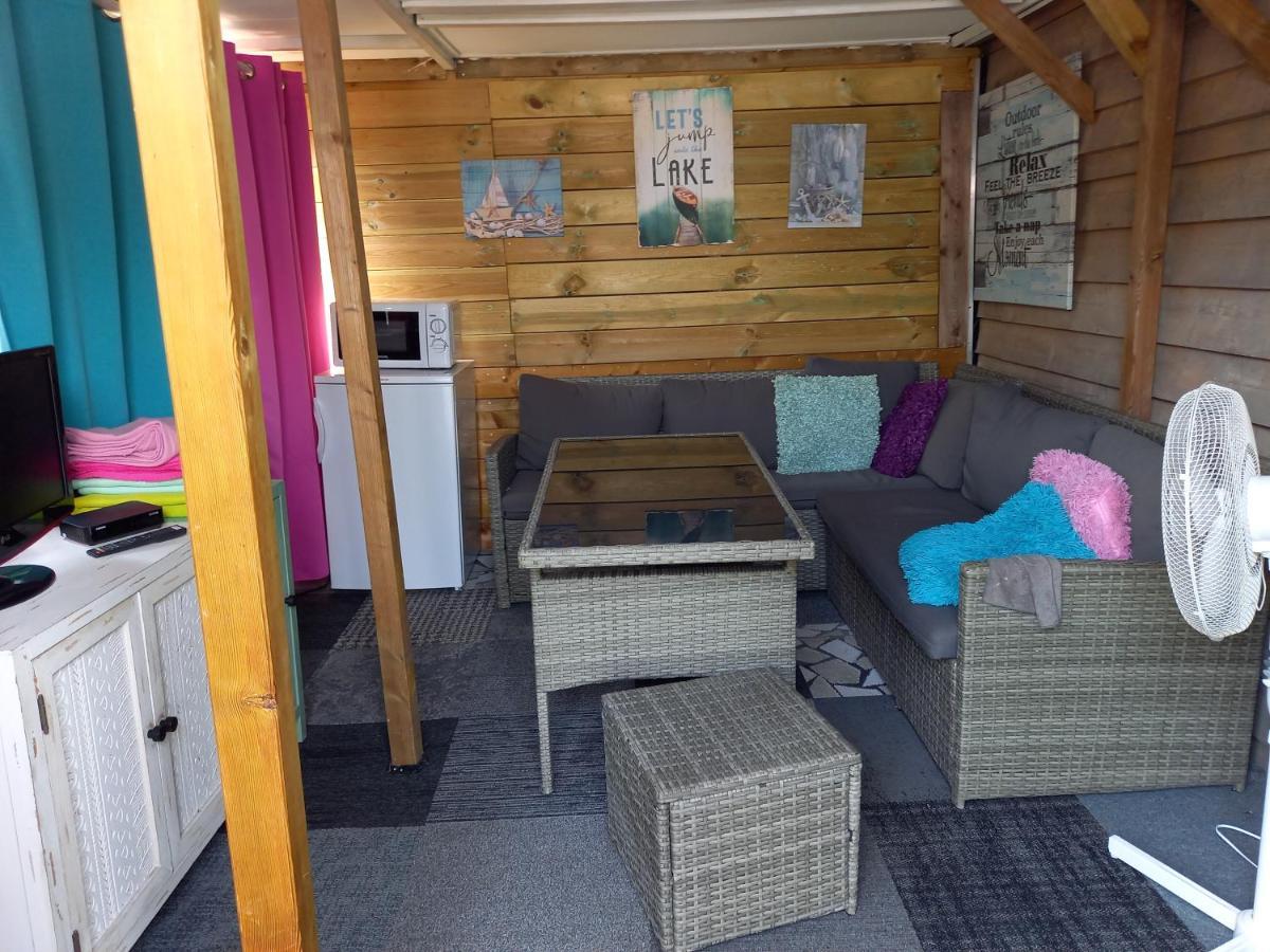 Pipowagen/Chalet De Oude Rijn Bed and Breakfast Harmelen Exterior foto