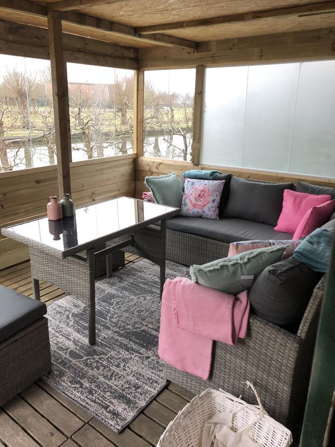 Pipowagen/Chalet De Oude Rijn Bed and Breakfast Harmelen Exterior foto